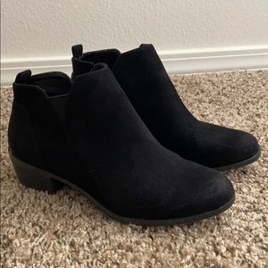 Arizona Women’s Black Ankle Booties - NWOT